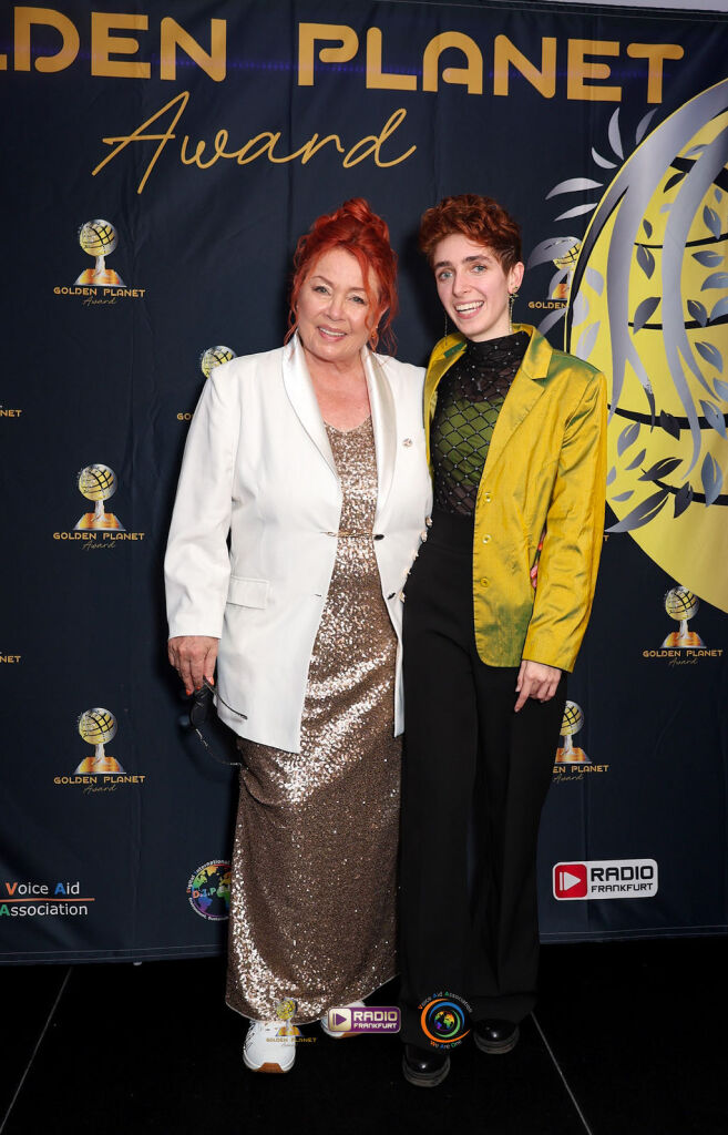 Astrid Arens, Anny Ogrezeanu